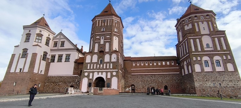 Трансфер из Бреста — в замки Коссово, Несвиж, Мир и обратно – индивидуальная экскурсия