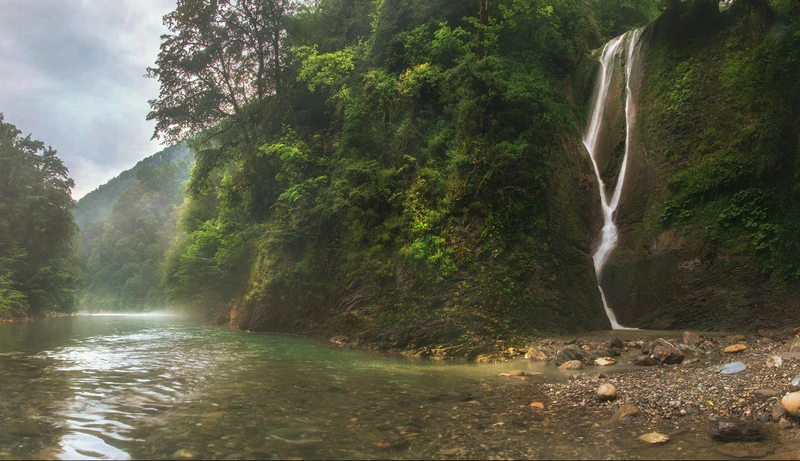 Побег из отеля: треккинг к водопадам и каньонам Сочи – индивидуальная экскурсия