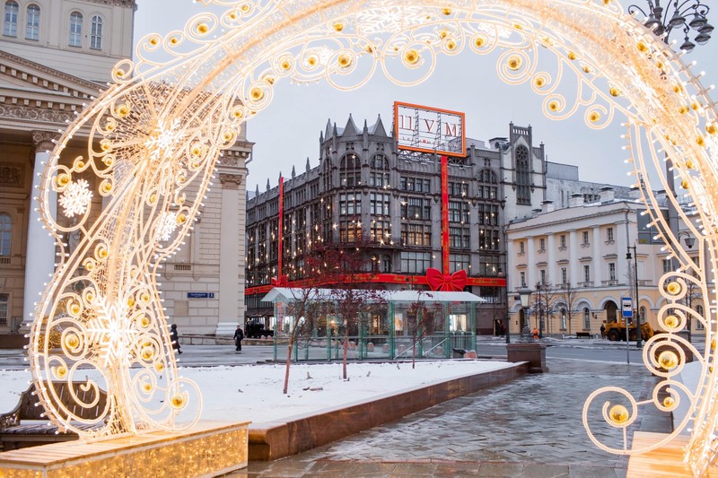 Семейный тур в Москву: прогулка с фонарщиком, детективная экскурсия и «Мосфильм»