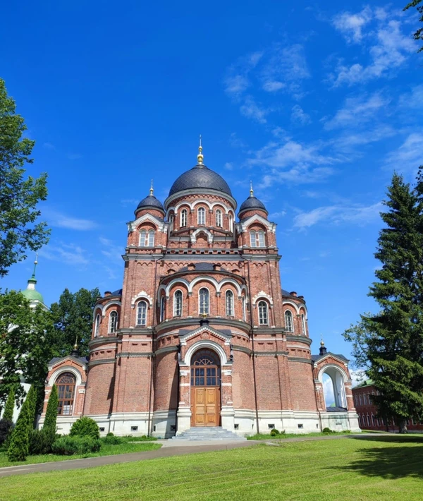 Славное Бородинское поле, загадочный Ново-Никольский собор и большой сафари-парк (на вашем авто) – индивидуальная экскурсия