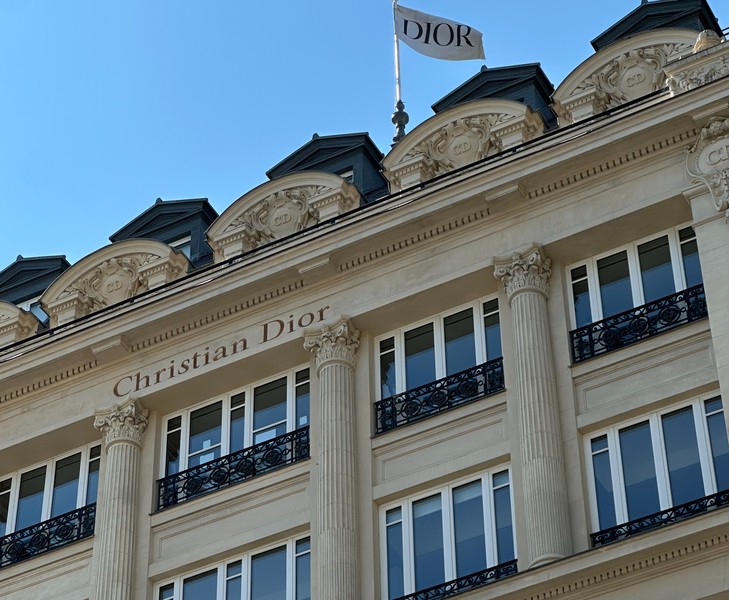 Мода сквозь улицы Парижа: от Людовика XIV до Dior – групповая экскурсия