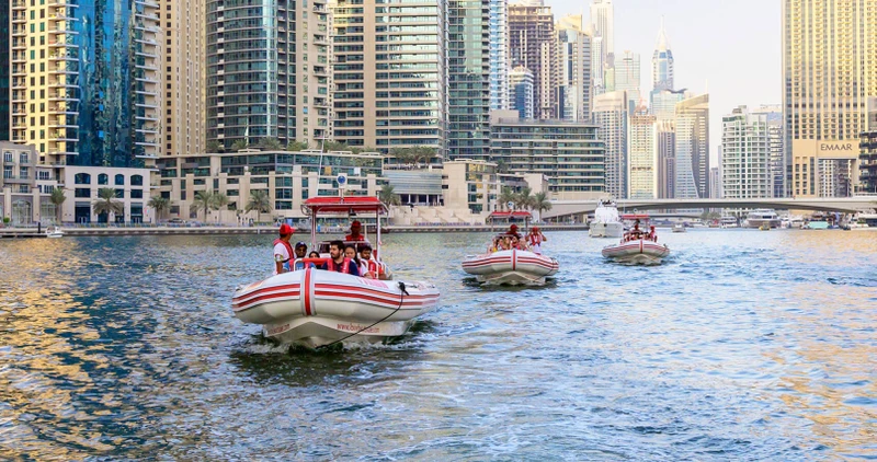 Романтика на волнах: прогулка без гида на «Лодке любви» – групповая экскурсия