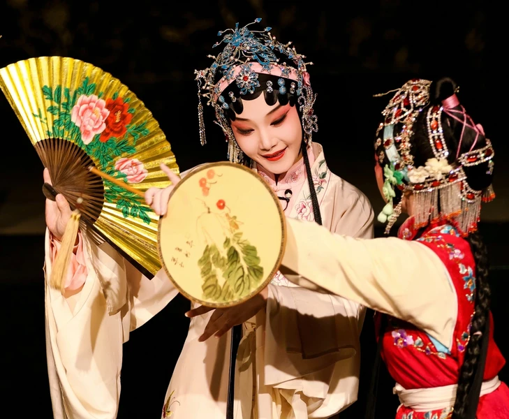 Билеты на куньцюй в пекинском театре «Чжэнъицы» – групповая экскурсия