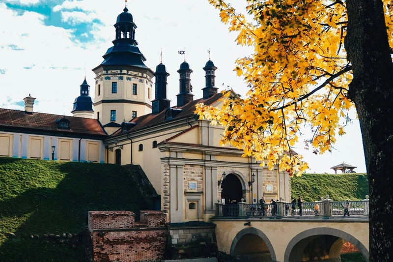 По Несвижу — с коренной несвижанкой – индивидуальная экскурсия