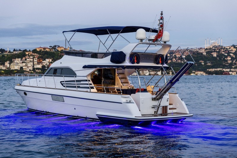 Прогулка на VIP-яхте по Босфору — красиво и без суеты – индивидуальная экскурсия