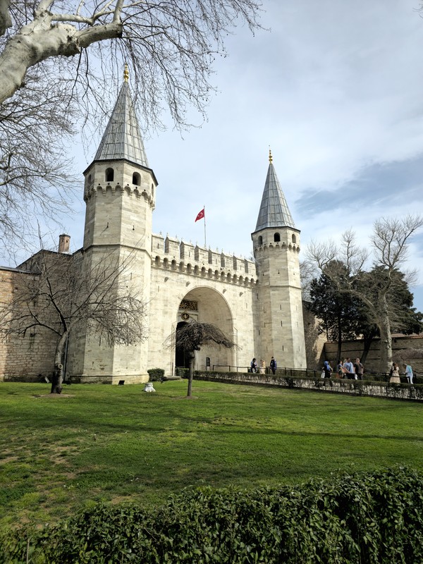 Дворец Топкапы — резиденция 23 османских султанов в Стамбуле – групповая экскурсия