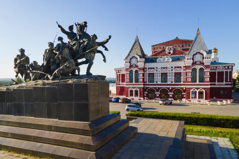 Обзорная экскурсия по Самаре: от купеческих кварталов к Волге