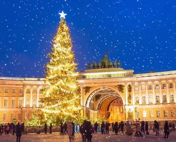 Праздничный Петербург: путешествие по истории Нового года – групповая экскурсия
