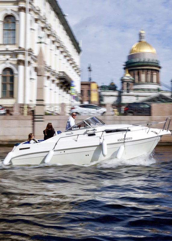 Сердце Петербурга: прогулка на катере по рекам и каналам города – индивидуальная экскурсия