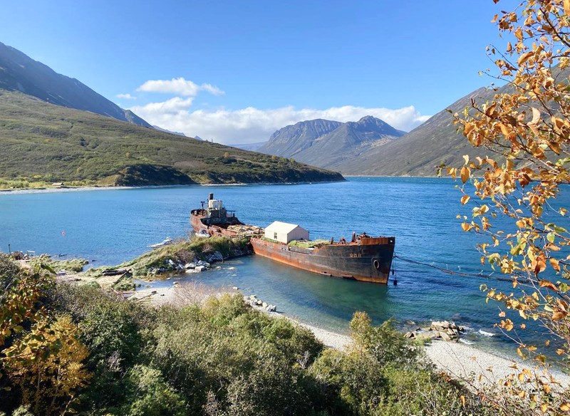 Бухта Русская — с высадкой на берег, морской рыбалкой и крабовым сафари – групповая экскурсия