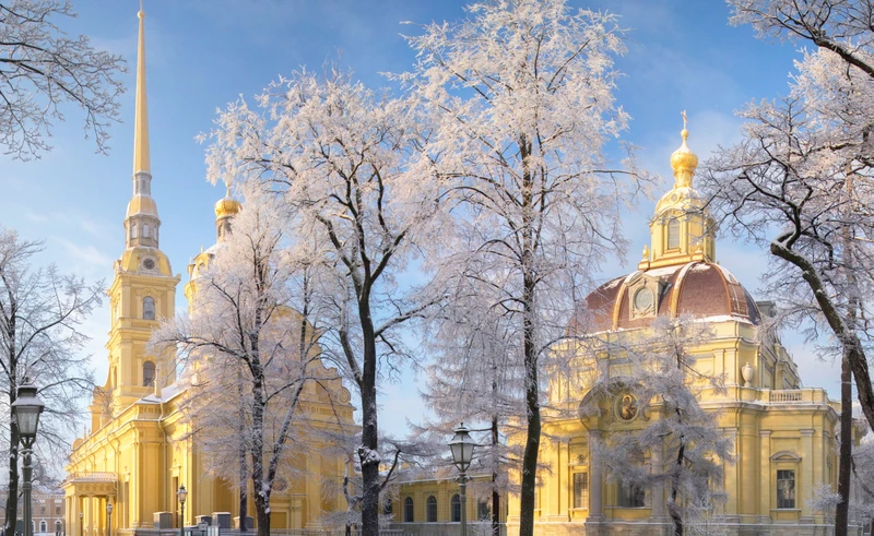 На автобусе — по Петербургу, пешком — по Петропавловской крепости (осмотр снаружи) – групповая экскурсия