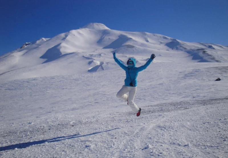 В мини-группе на Камчатку всей семьёй: вулканы, термальные источники и погружение в быт – авторский тур