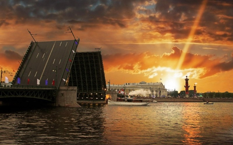 Разводные мосты глазами петербуржца – индивидуальная экскурсия