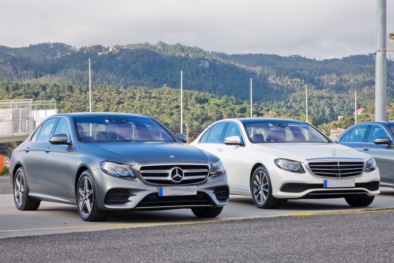 Трансфер на Mercedes-Benz Е-класса – индивидуальная экскурсия