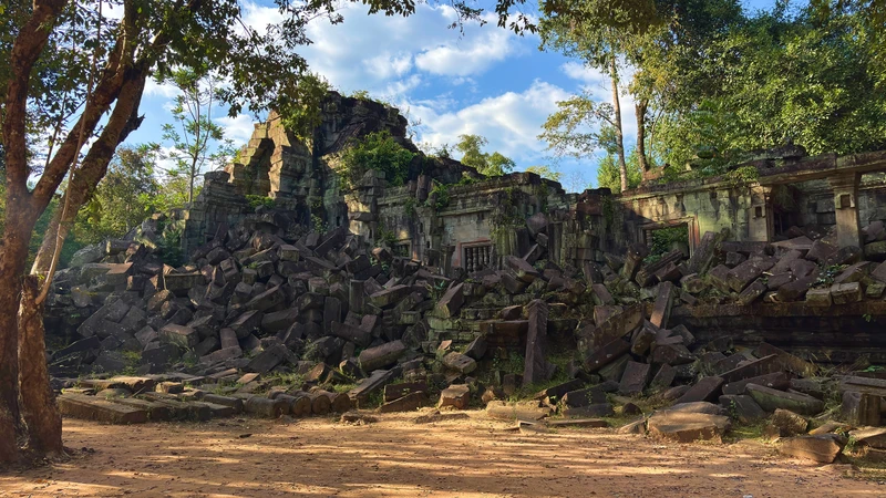 Из Сиемреапа — к древним храмам Кох Керу и Бенг Мелеа – индивидуальная экскурсия