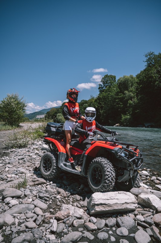 Поездка на квадроциклах вдоль горной реки Мзымта для всей семьи – групповая экскурсия