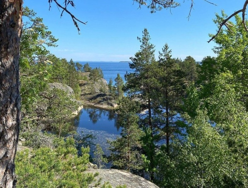 На катере по Ладожским шхерам: групповая прогулка