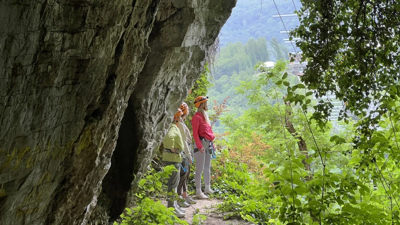 Мультипоход по Дзыхринскому ущелью – групповая экскурсия