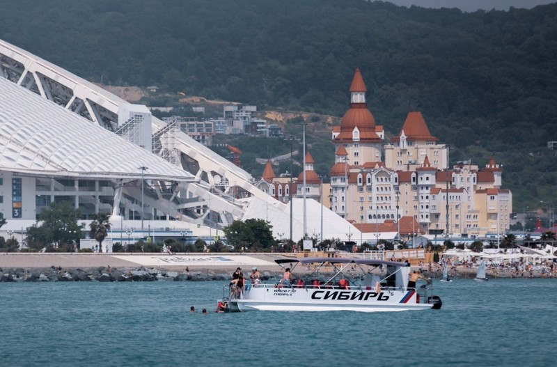 Адлер: морская рыбалка, обед из улова и купание в Чёрном море – групповая экскурсия
