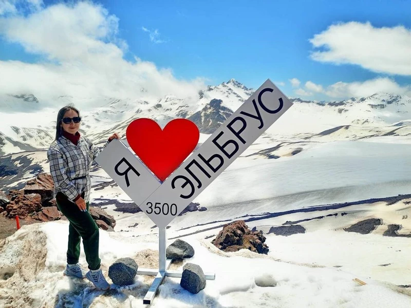 Домбай и Приэльбрусье на внедорожнике. Тур с проживанием в Кисловодске (мини-группа) – авторский тур