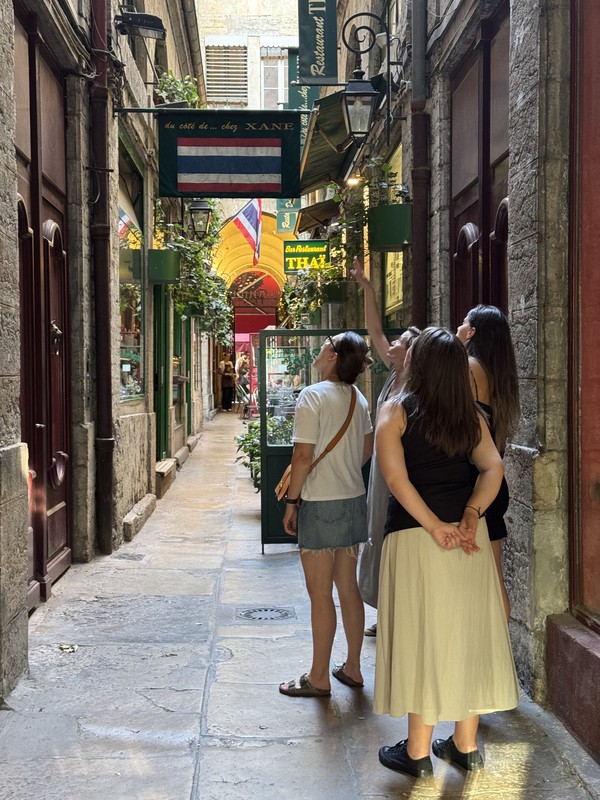 За фасадами публичных домов Лиона (18+) – индивидуальная экскурсия