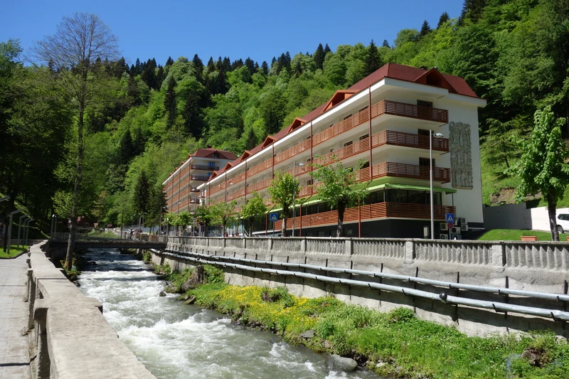 Минеральные воды, вино и хачапури на родине Маяковского – индивидуальная экскурсия