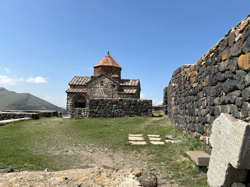 Голубоглазый Севан, Дилижан и Агарцин — из Еревана – групповая экскурсия