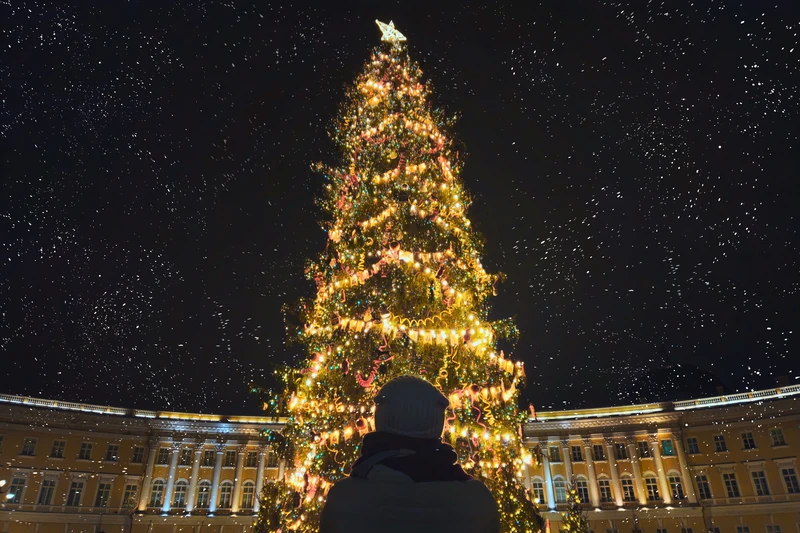 Праздничный Петербург: путешествие по истории Нового года – групповая экскурсия