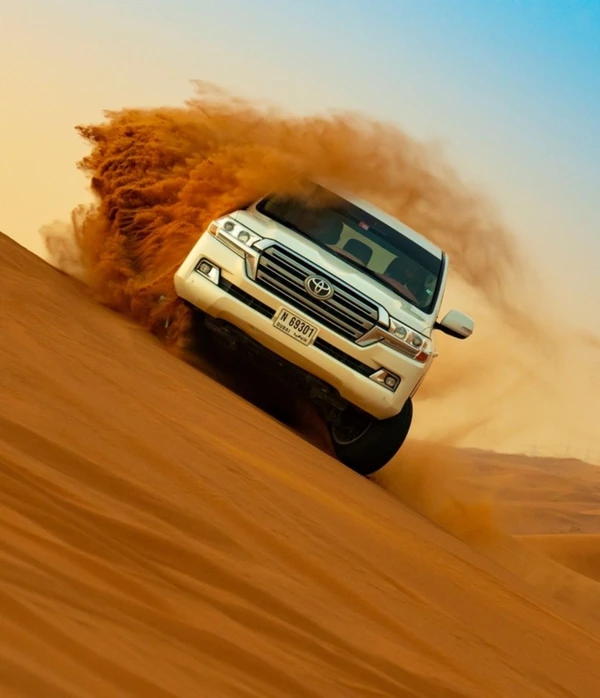 Сафари по дюнам, ужин в пустыне и вечернее шоу — в поездке из Дубая – групповая экскурсия