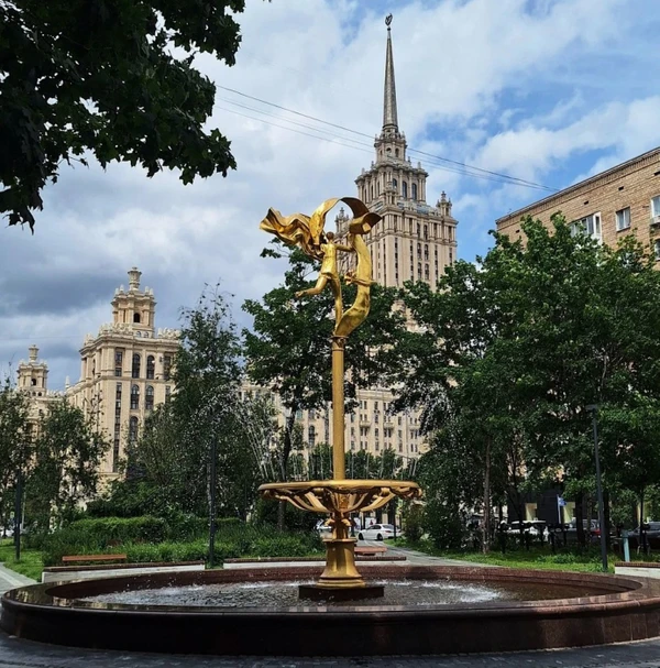 От Киевского вокзала к высотке «Украина»: прогулка по Москве – групповая экскурсия