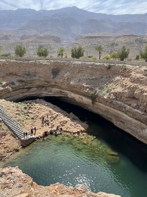 Волшебное путешествие: Вади-Шаб и воронка Бимма — из Маската – групповая экскурсия