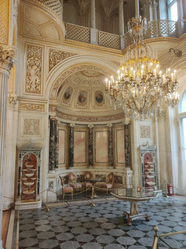 Охота за бриллиантами Екатерины II: забавная экскурсия-квест по Эрмитажу