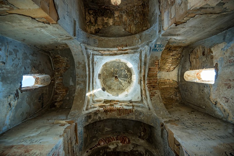 Шоанинский храм и Домбай: поездка из Минеральных вод в мини-группе – групповая экскурсия