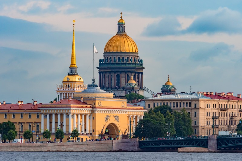 Золотой купол Исаакиевского собора — с воды – индивидуальная экскурсия