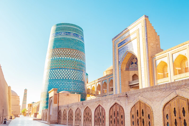 Тур-погружение в историю и ремёсла Узбекистана: Ташкент, Самарканд, Бухара и Хива – авторский тур