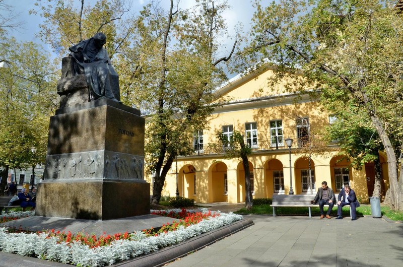 Прогулка по Никитскому бульвару – индивидуальная экскурсия