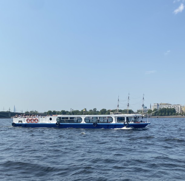 По Неве и каналам Петербурга — на теплоходе с аудиогидом – групповая экскурсия