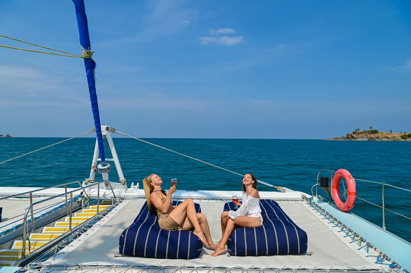 На катамаране по островам Пхукета (тайский буфет включён) – групповая экскурсия