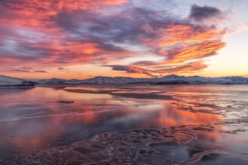 Индивидуальный джип-тур на Байкал с фотографом: ледяные пейзажи Ольхона и Огоя – авторский тур