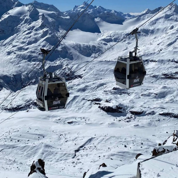 Эльбрус, ущелье Адыр-Су, Гижгит и Поляна нарзанов: поездка из Пятигорска в мини-группе – групповая экскурсия