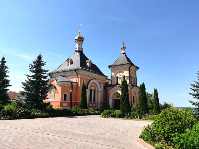 Оптина пустынь и Казанская Амвросиевская пустынь: из Калуги к сердцу святынь – индивидуальная экскурсия