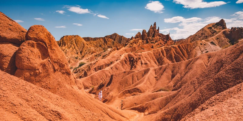 Джип-тур по инопланетным пейзажам Киргизии: топовые локации и необычные места – авторский тур