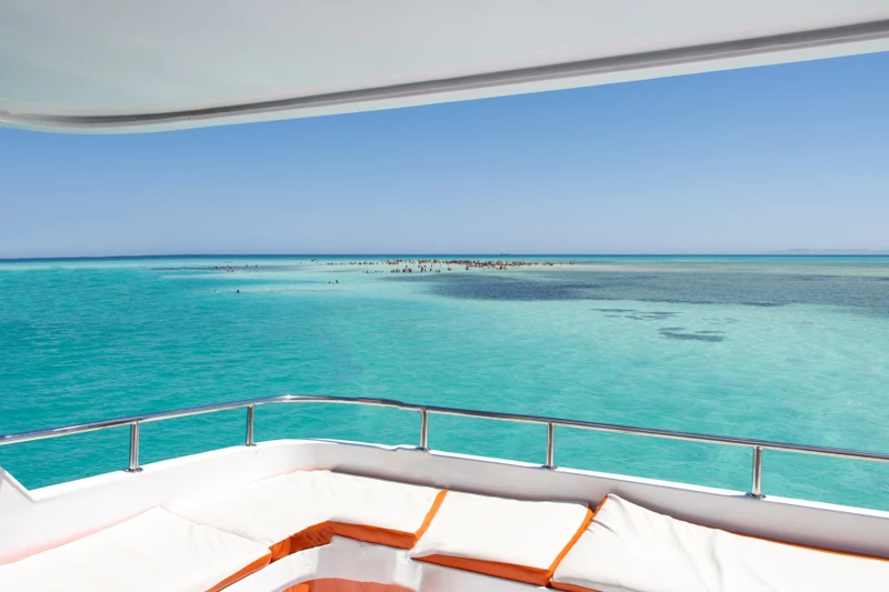 На яхте — из Шарм-эль-Шейха по заповеднику Рас-Мохаммед и к Белому острову – групповая экскурсия