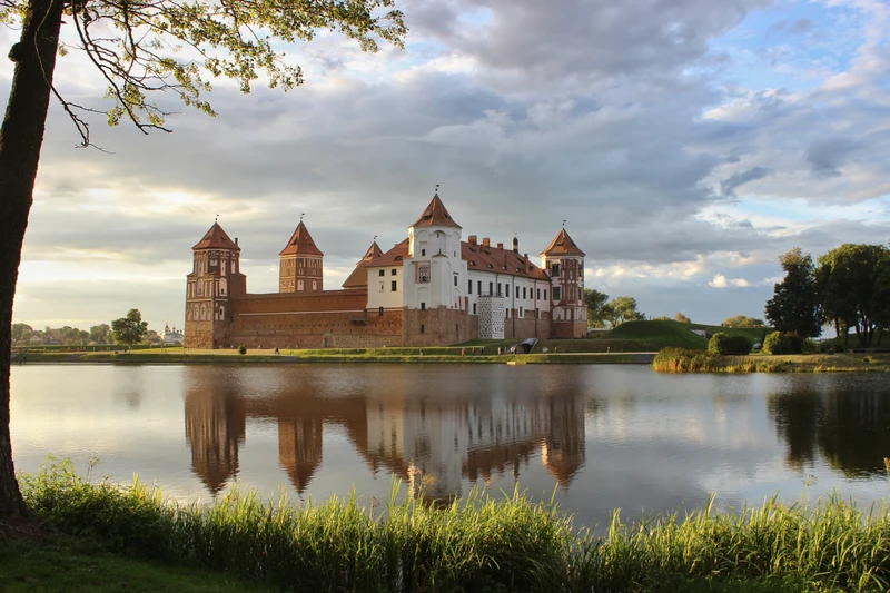 Лидский, Новогрудский, Несвижский и Мирский — четыре стража Беларуси – индивидуальная экскурсия