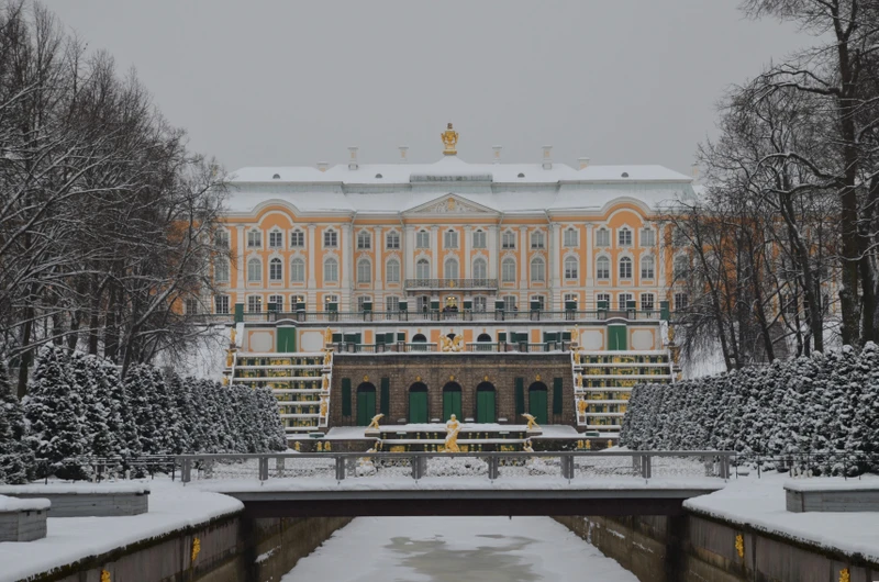 Роскошный Петергоф: Большой императорский дворец – групповая экскурсия