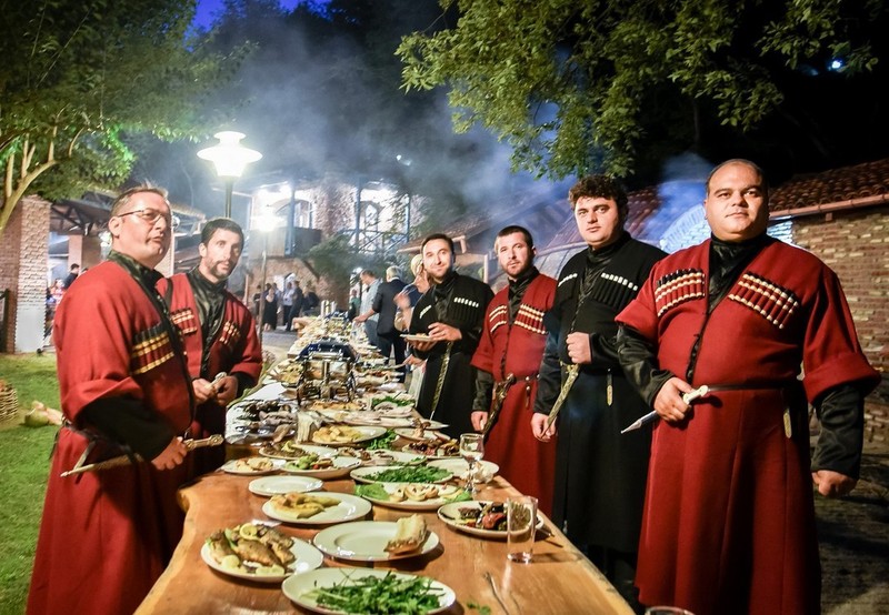 В лучших традициях гостеприимства: большой тур по Закавказью с вкусными нотками – авторский тур