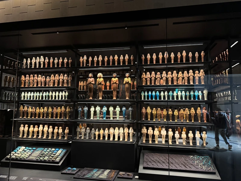 Из Александрии: Большой Египетский музей (GEM) + пирамиды в Гизе – групповая экскурсия