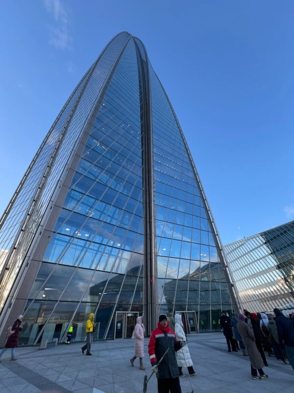 Небоскрёбы и крепости: от Лахта Центра до Кронштадта – индивидуальная экскурсия