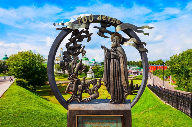 Назад в прошлое: прогулка по Сергиеву Посаду и Музей советского детства – индивидуальная экскурсия