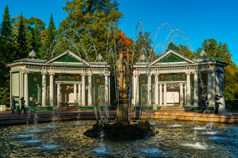 В Петергоф — к фонтанам, роскоши и собору – групповая экскурсия